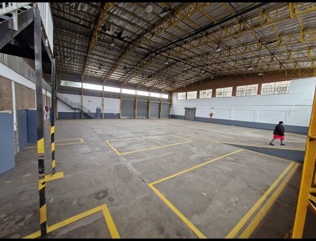 2,722M² WAREHOUSE TO LET IN BENROSE
